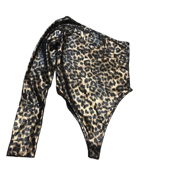 3/$15 Fashion nova one shoulder long sleeve asymmetrical cheetah print bodysuit - Picture 1 of 8